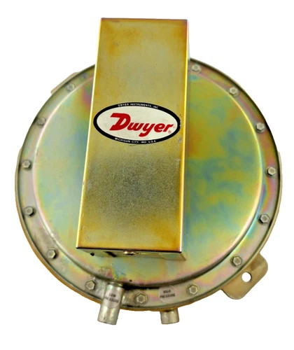Dwyer Series 1627 Differential Pressure Switch, Model 1627-5 — primary product image
