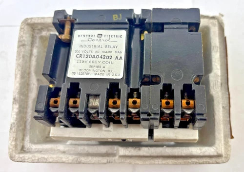 GE CR120A04202AA 300 Volt Industrial Control Relay — product image 3 of 7