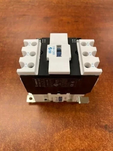 Tianshui GSC1-4011 3-Pole AC Contactor with 1 NO/1 NC Auxiliary Contacts — product image 3 of 7