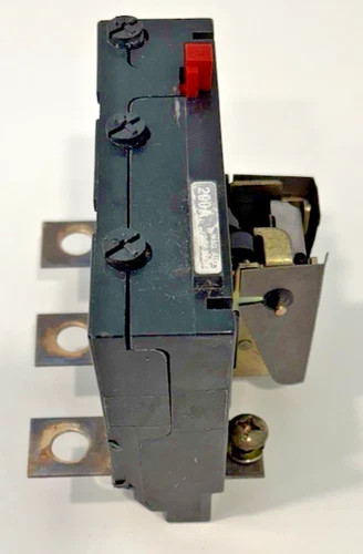 Siemens FD63T200 200A 3-Pole Circuit Breaker Trip Unit — product image 6 of 7