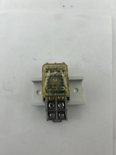 IDEC SH2B-05 Relay Socket with 300V Relay — product image 2 of 3