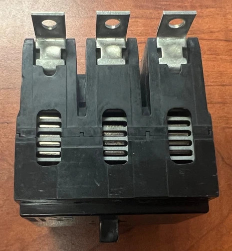 Eaton GHB3035 3-Pole 35A Bolt-On Circuit Breaker — product image 4 of 6