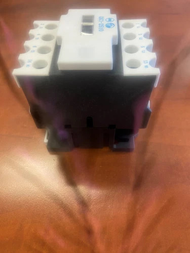 Tianshui GSC1-2510 3-Pole AC Contactor with 1 NO Auxiliary Contact — product image 5 of 7