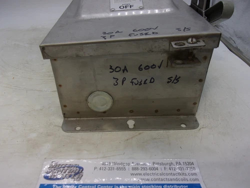 Siemens I-T-E F351SS Heavy Duty Safety Switch, 30A, 600V, 3-Pole, Fusible, NEMA 4/4X Stainless Steel Enclosure — product image 6 of 9