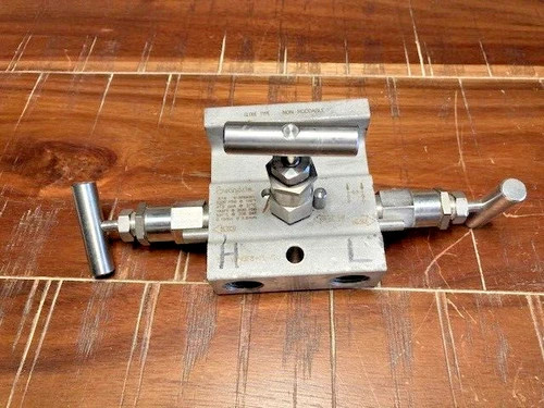 Swagelok SS-V3NBF8-FL-G 3-Valve Instrument Manifold — primary product image