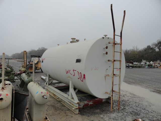 Horizontal Cylindrical Steel Storage Tank, 142 BBL / 6000 Gallon, 8 ft x 16 ft