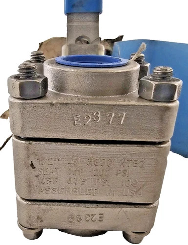 Jamesbury 1/2 Inch 3600 Series Ball Valve 4D3600XTB2 — product image 2 of 6