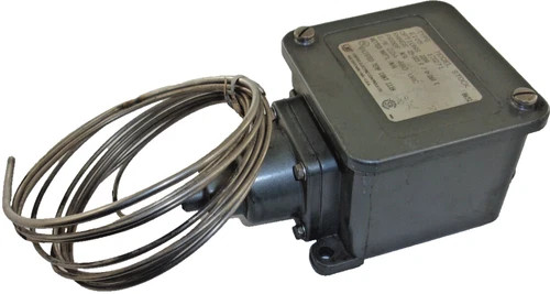 United Electric E105-13271 Temperature Switch — product image 2 of 4