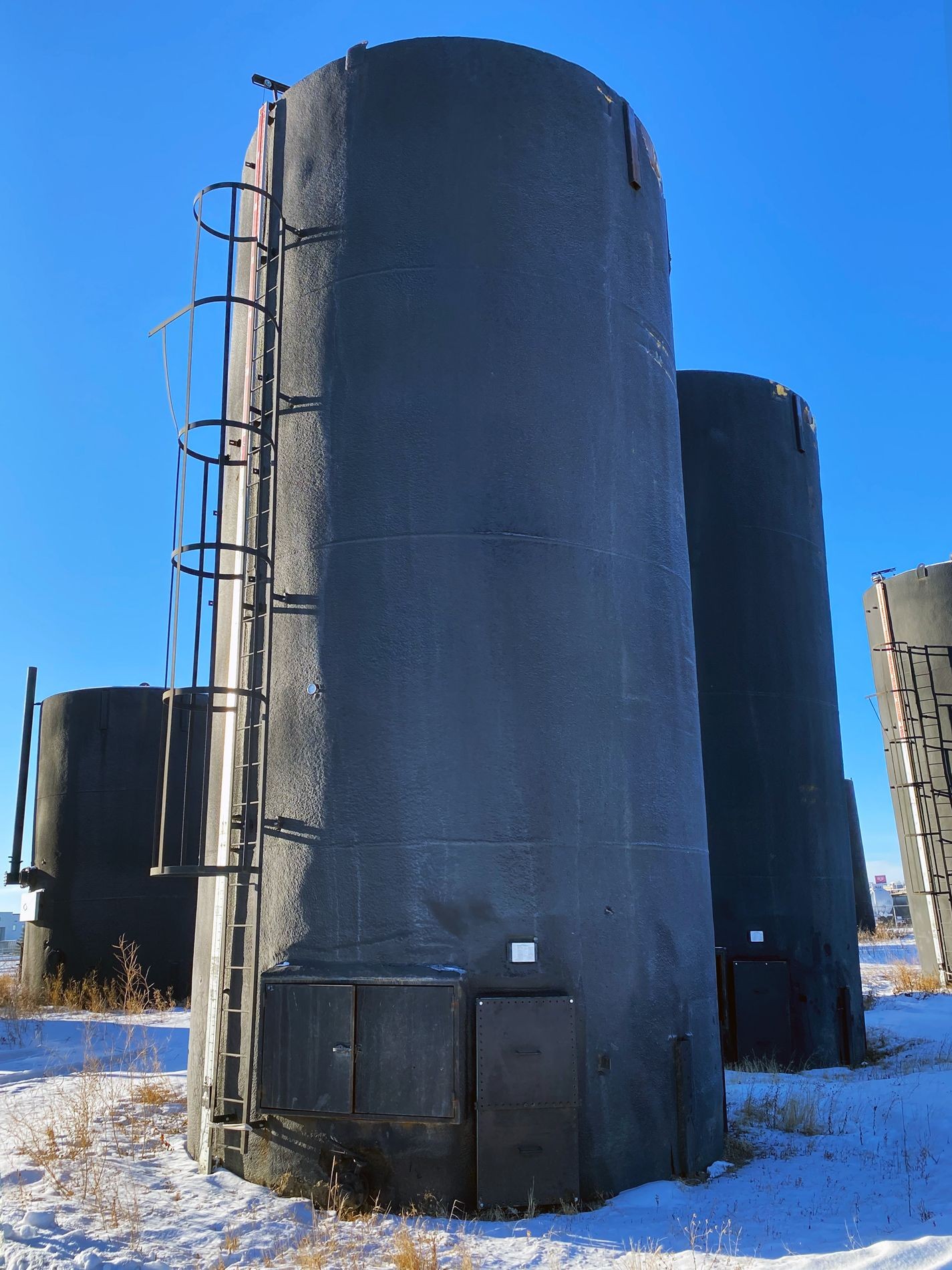 Used 1000 BBL Storage Tanks – Partially Coated — product image 2 of 6