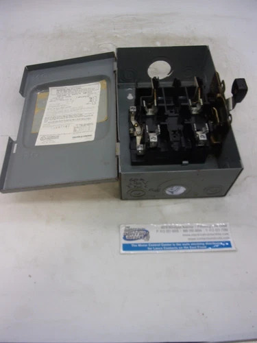 Square D D222N Fusible Safety Switch, 60A, 240V, 2-Pole, NEMA 1 — product image 4 of 8