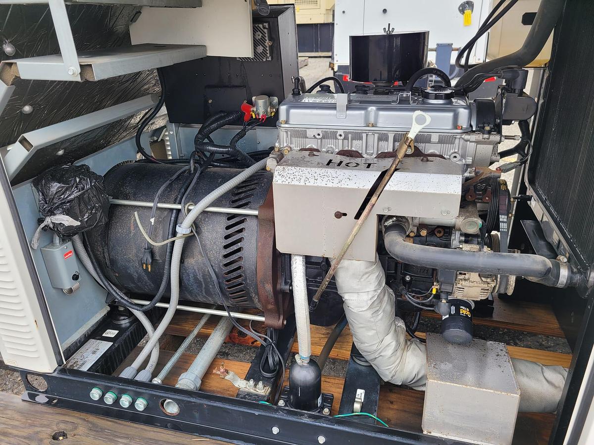 Generac QT025A 25kW Natural Gas Standby Generator — product image 2 of 3