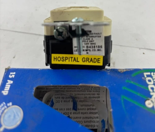 Leviton SmartLock GFCI 15 Amp Duplex Receptacle — product image 3 of 6