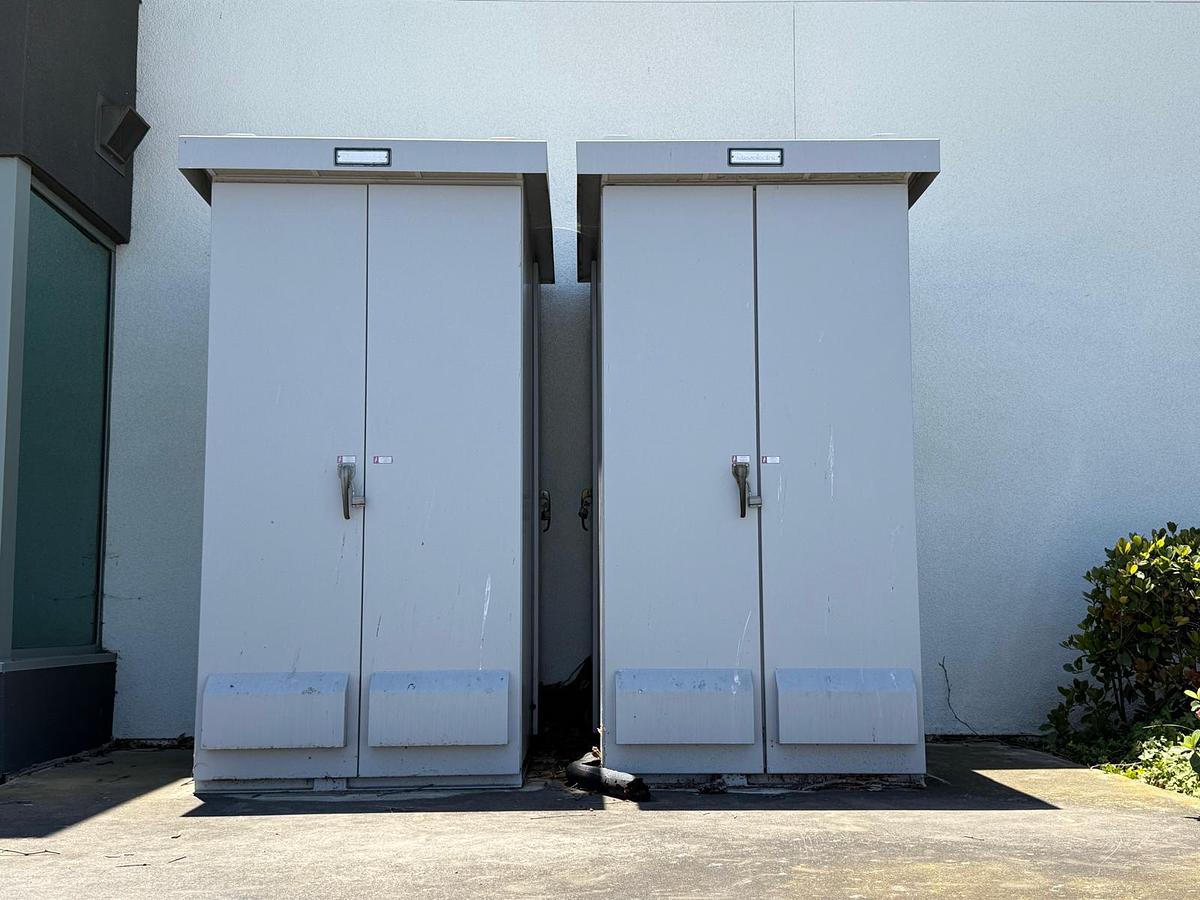 Russelectric RTBD-12004CEF 1200A Automatic Transfer Switch — product image 3 of 10