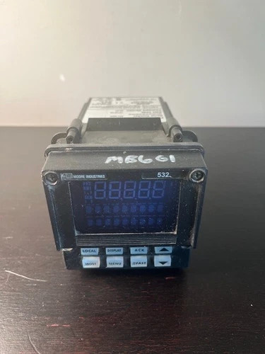 Moore Industries 532 Auto/Manual Station 532-12110BD000 Loop Controller — primary product image