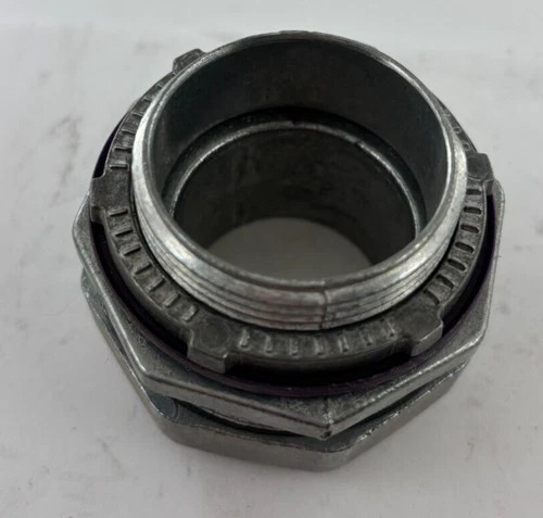 Eaton Crouse-Hinds LT150DC 1-1/2 Inch Straight Liquidtight Connector (Lot of 4) — product image 5 of 6