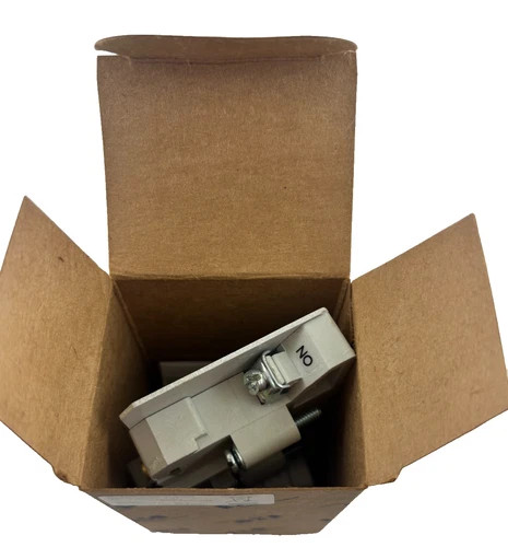 Eaton C320KGS31 Freedom Series A2 Base Auxiliary Contacts — product image 2 of 5