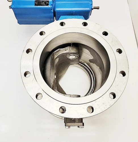 Neles Jamesbury 14-inch Class 150 Vee-Ball Control Valve with 316SS Body and B1CU 13/55 Actuator — product image 3 of 16