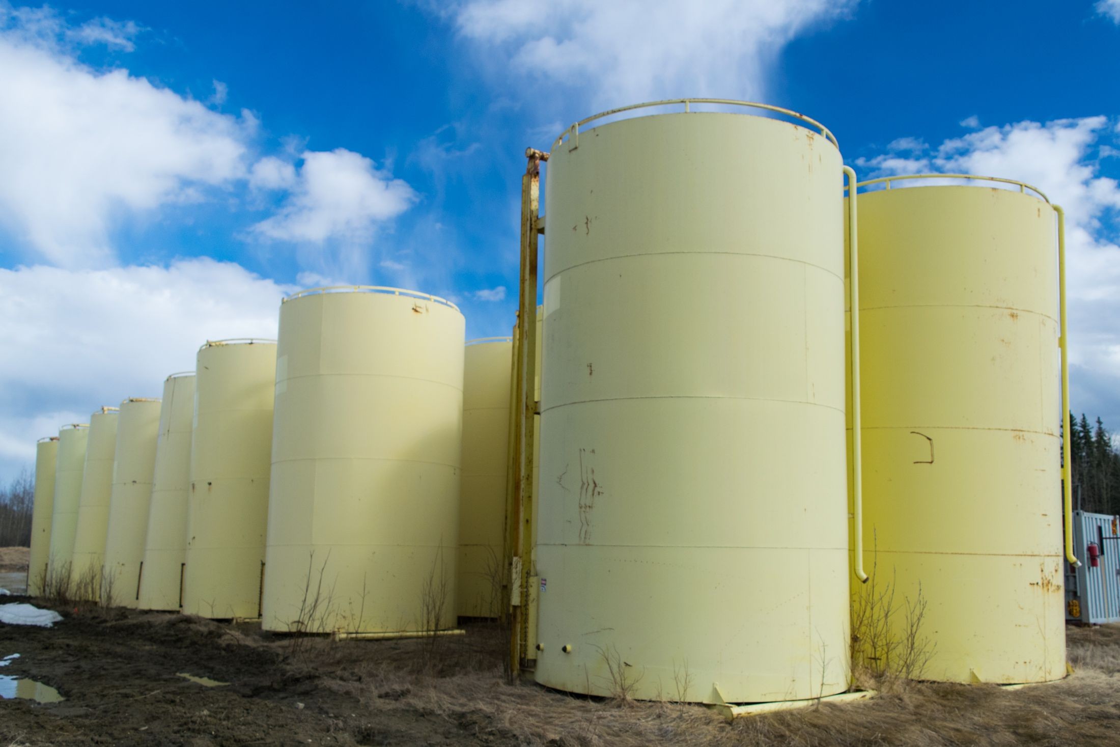 400 BBL Internally Coated Tanks – Yellow