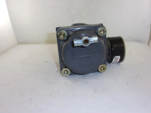 Fisher Type 67AFR Pressure Regulator, Spring Range 35-100 PSI — product image 3 of 4