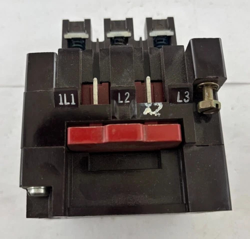 Cutler-Hammer C50CN3 Series A1 NEMA Size 1 Reversing Contactor — product image 7 of 7