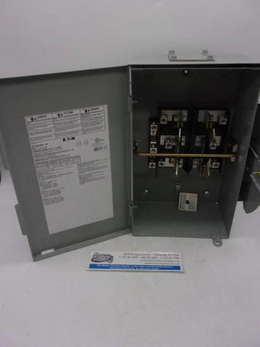 Eaton DT223URH General Duty Double Throw Safety Switch, 100A, 240V, NEMA 3R — product image 4 of 8