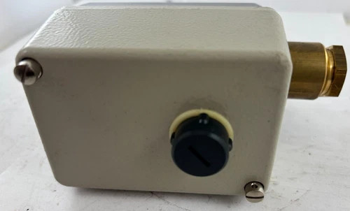 JUMO ATHS-70 Temperature Switch 176322701 — product image 5 of 6