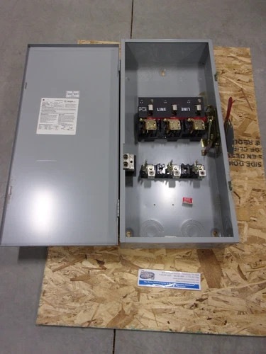 General Electric TG4324 200A 240V 3-Pole Non-Fusible General Duty Safety Switch — product image 2 of 8