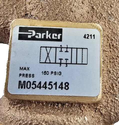 Parker M05445148 Manual Air Control Valve 4-Way 3-Position 1/2 NPT Bronze — product image 2 of 8