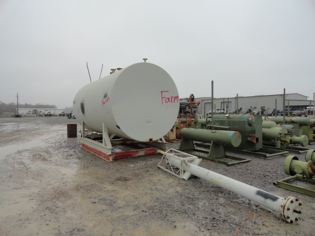 Horizontal Cylindrical Steel Storage Tank, 142 BBL / 6000 Gallon, 8 ft x 16 ft — product image 7 of 8
