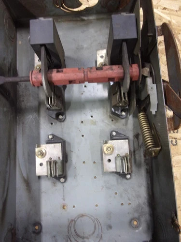 Square D H224 Heavy Duty Fusible Safety Switch, 200A, 240VAC/250VDC, NEMA 1 — product image 7 of 8
