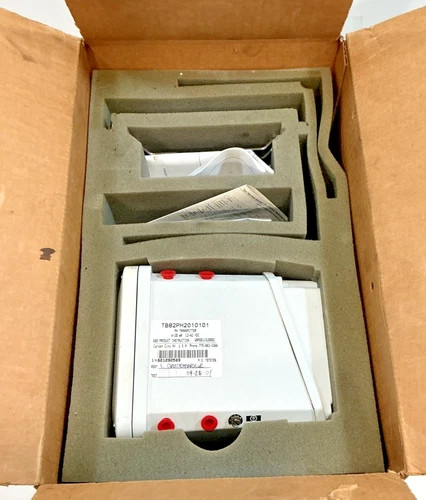 ABB TB82PH2010101 Advantage Series pH Transmitter — primary product image