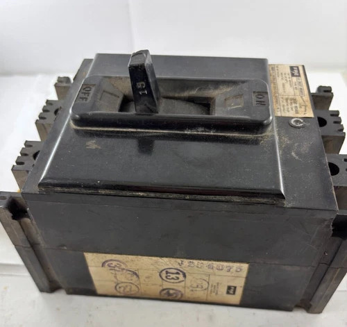 Federal Pacific NEF31015 3-Pole Molded Case Circuit Breaker — product image 3 of 5