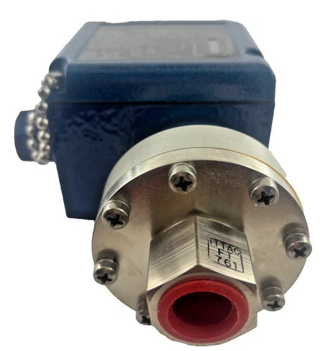 ITT Neo-Dyn Adjustable Pressure Switch 101P41C3 5-75 PSIG — product image 3 of 6