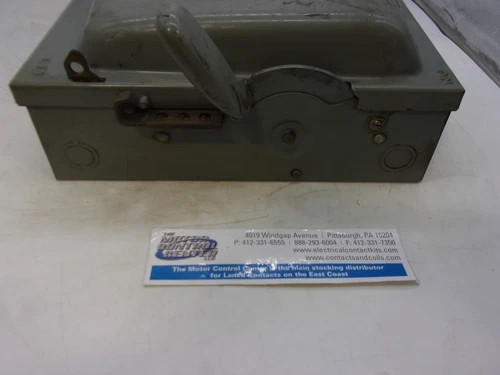 Square D H361 Fusible Heavy Duty Safety Switch, 30A, 600V, 3-Pole, NEMA 1 — product image 6 of 8