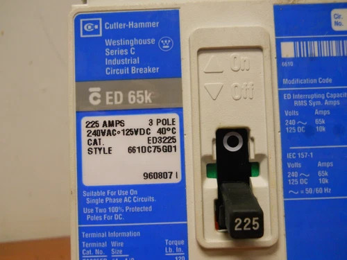 Cutler-Hammer ED3225 Series C Molded Case Circuit Breaker, 225A, 240V, 3-Pole — product image 2 of 5