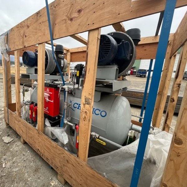 Chamco Sullair ES6MD Duplex 10 HP Rotary Screw Instrument Air Compressor Package with Domnick Hunter PneuDri Dryers — product image 3 of 5