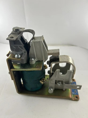 Cutler-Hammer 74U12A D.C. Magnetic Contactor — product image 2 of 5