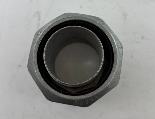 Eaton Crouse-Hinds LT150DC 1-1/2 Inch Straight Liquidtight Connector (Lot of 4) — product image 6 of 6
