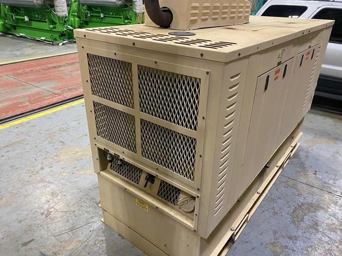 Caterpillar C32 1000 kW Diesel Generator Set — product image 3 of 4