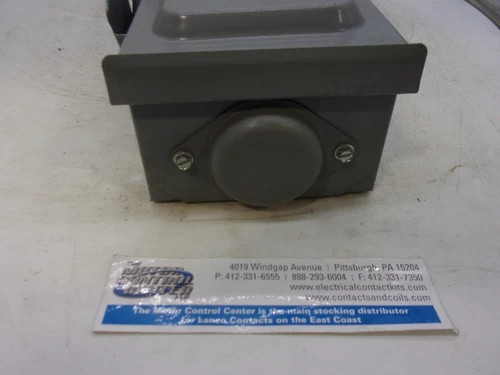 Square D H222NRB Fusible Heavy Duty Safety Switch, 60A, 240V, NEMA 3R — product image 6 of 7