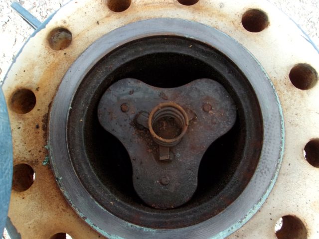 PECOFacet Vertical Gas Filter Housing 8-5/8 in x 16 in — product image 3 of 11