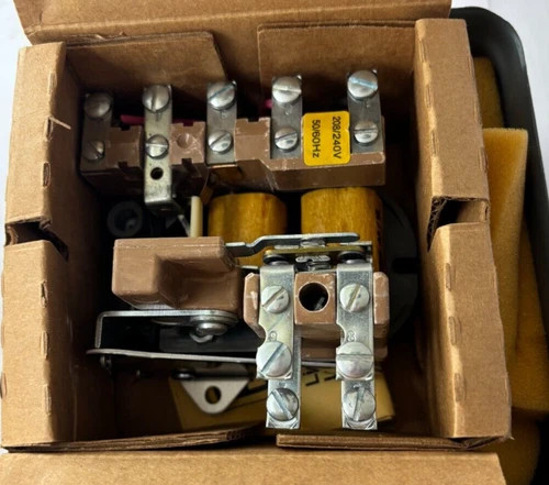 McGraw-Edison B/W Controls Type DH Series 8312 Control Relay Enclosure — product image 5 of 6