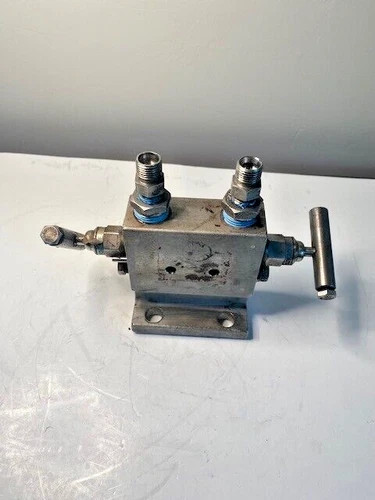Parker PGI M-650SCT-WAW3 Transmitter Isolation Block & Bleed Valve 10000 PSI Stainless Steel — product image 4 of 5