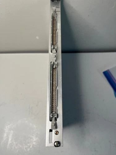 Xycom XVME-220 VMEbus 32-Point Programmable Scanner Digital Output Module 70220-001 — product image 3 of 6
