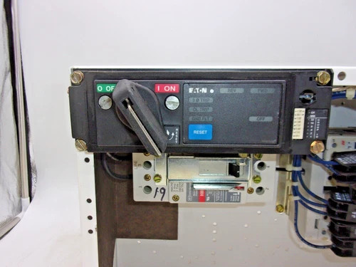 Eaton Cutler-Hammer IT Intelligent Technologies Size 1 Reversing MCC Bucket — product image 4 of 11