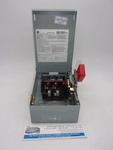 GE Heavy Duty Safety Switch TH3221R, 30A, Fusible, NEMA 3R — product image 4 of 8