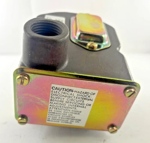 Barksdale D2T-B3SS-UL-S0090 Pressure or Vacuum Activated Switch — product image 2 of 8
