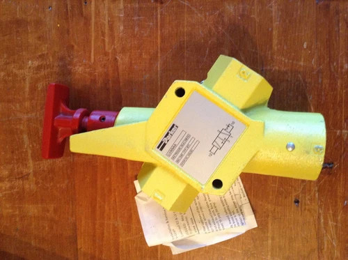 Parker LVANNA 3-Position Lock Out Directional Hand Valve