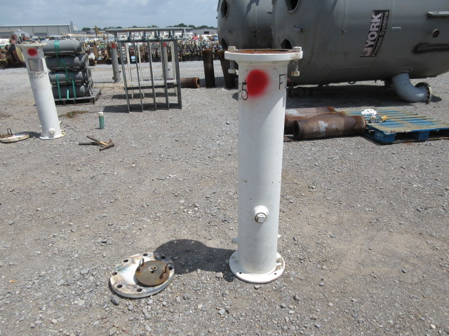Valerus SS256-0 Vertical Pressure Vessel 8-5/8" x 3'9" — product image 9 of 10