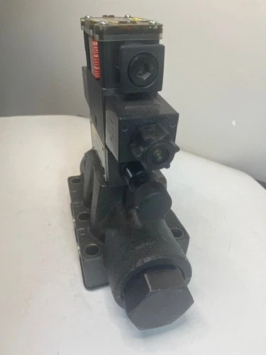 Parker D61VW1C4NYCF56-75 Directional Hydraulic Control Solenoid Valve — product image 6 of 7